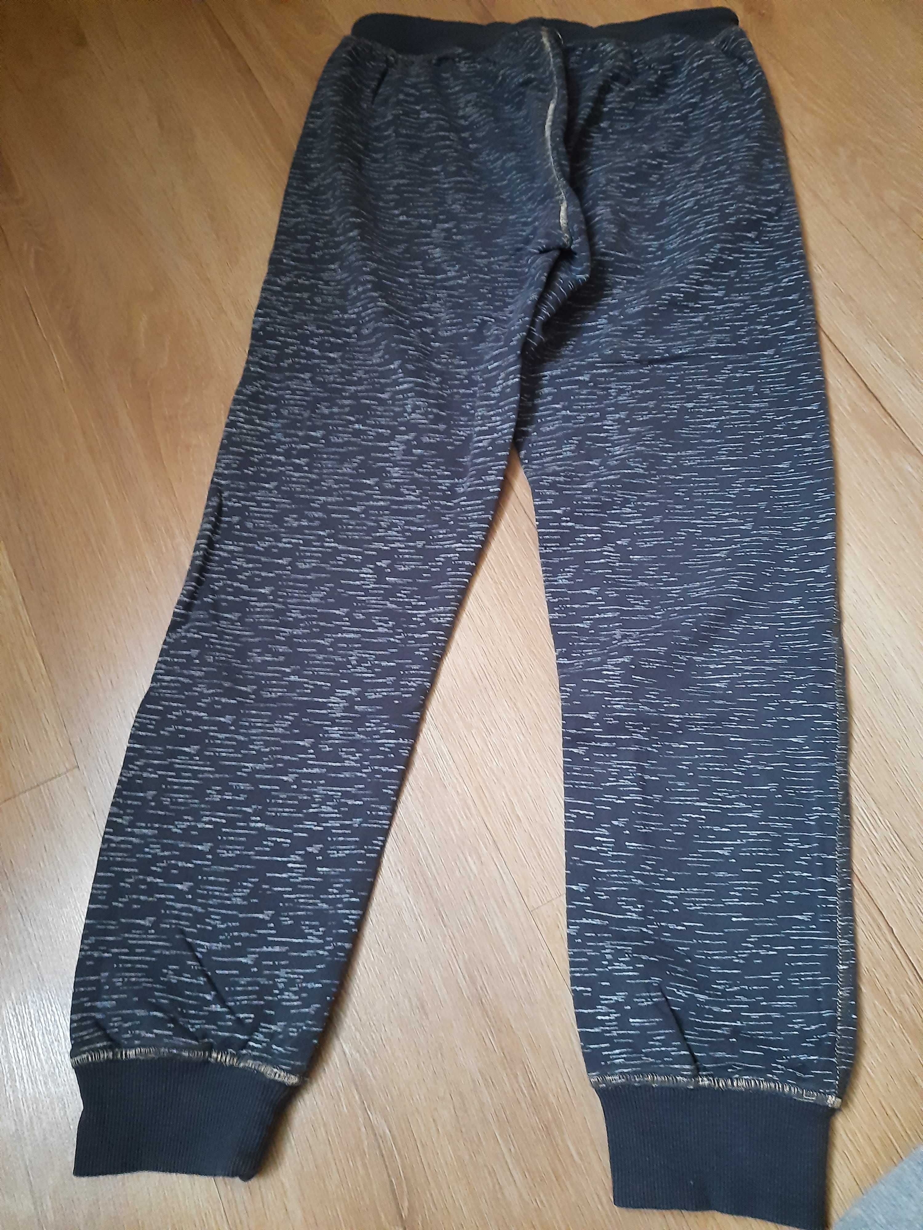 Spodnie dresowe marki Endo 100% bawełna rozmiar 146-152
