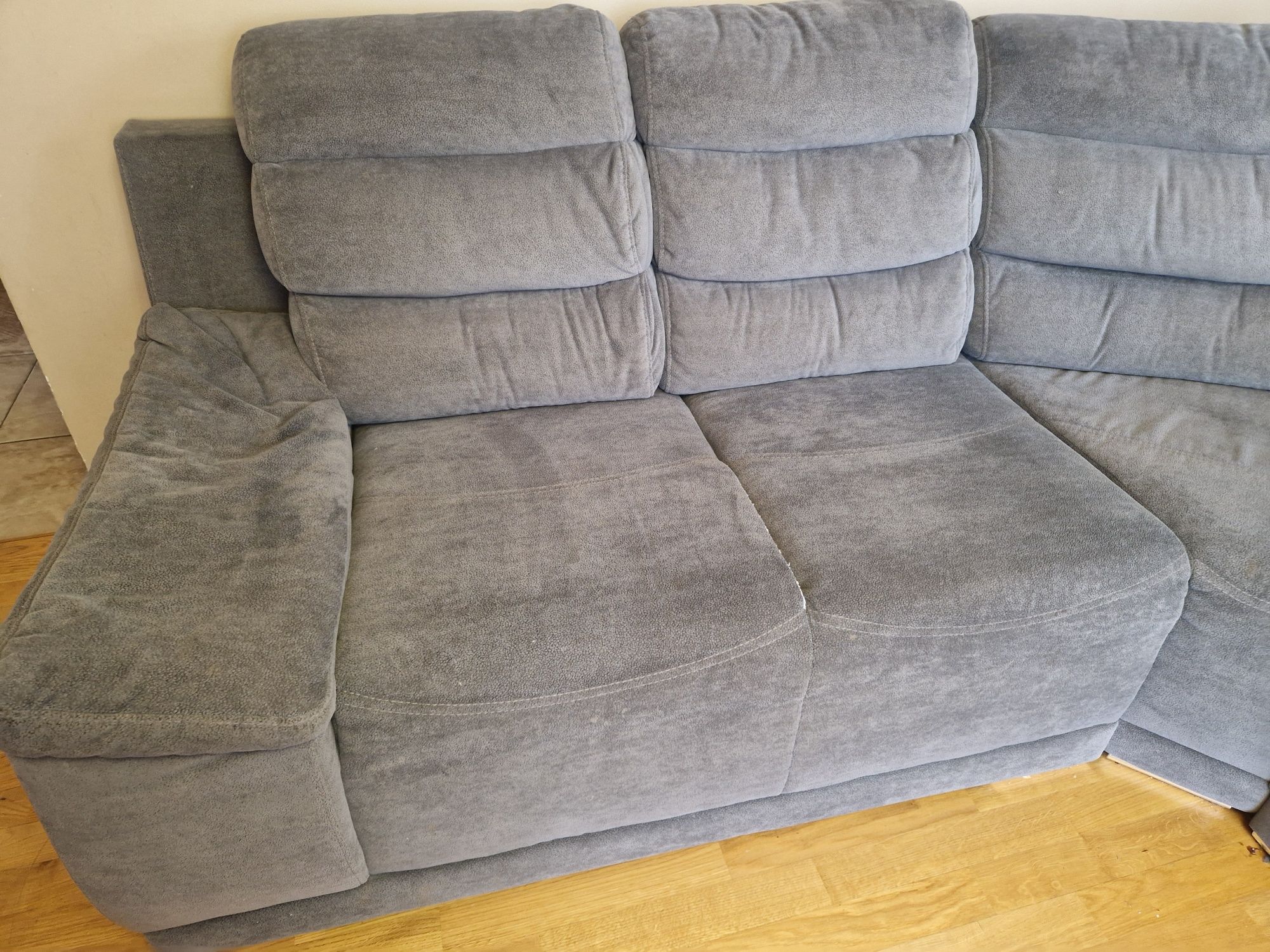Szara sofa rodzinna