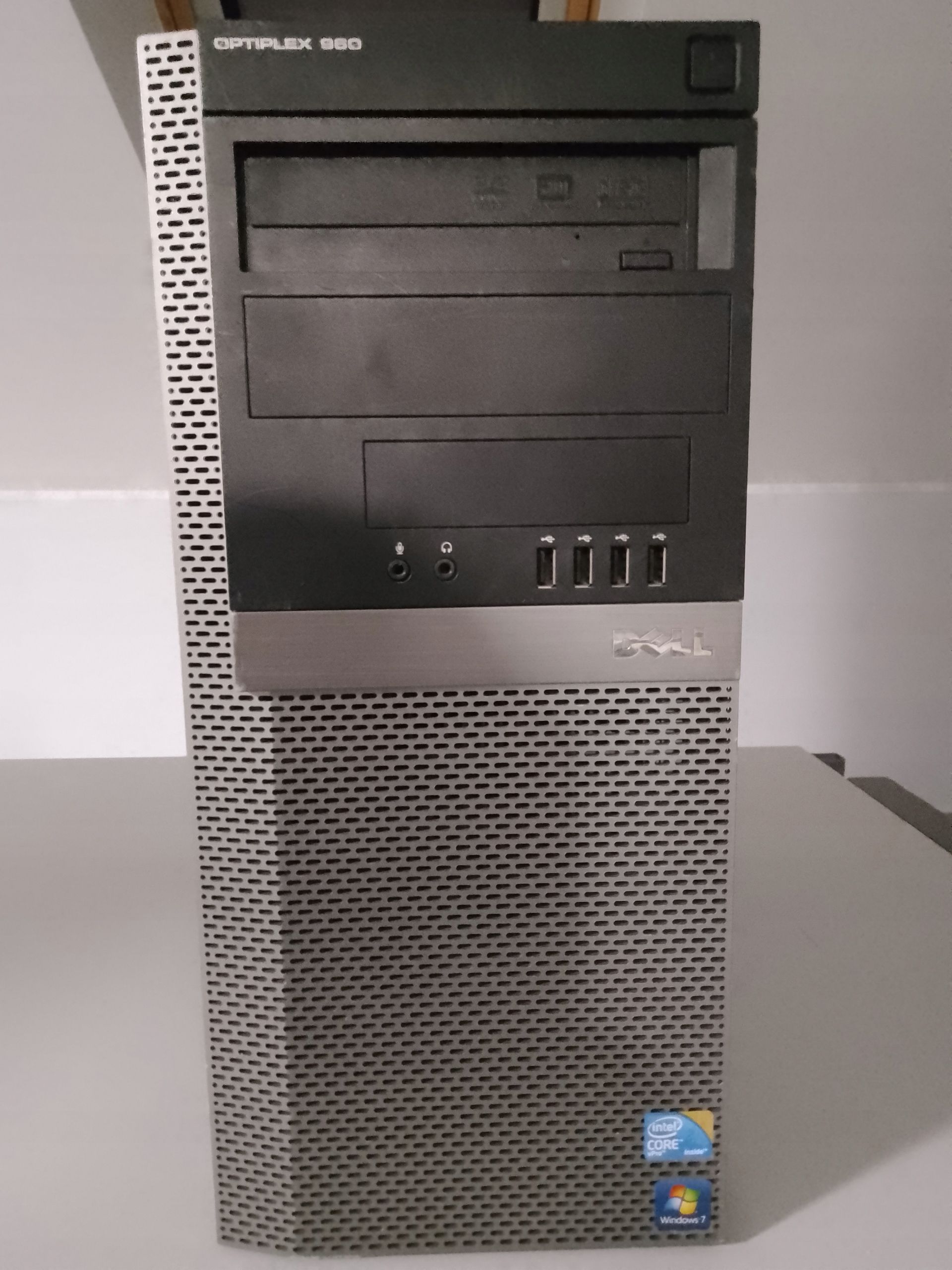 Dell Optiplex 960 Core 2 Duo 3,0 Ghz 1 Gb Ram 240 Gb Hdd Dvd Win 10