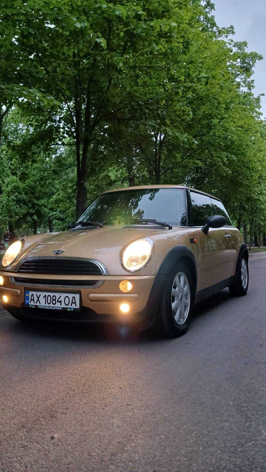 Золотиста перлина чекає свого нового власника! MINI Cooper,  2004 рік.