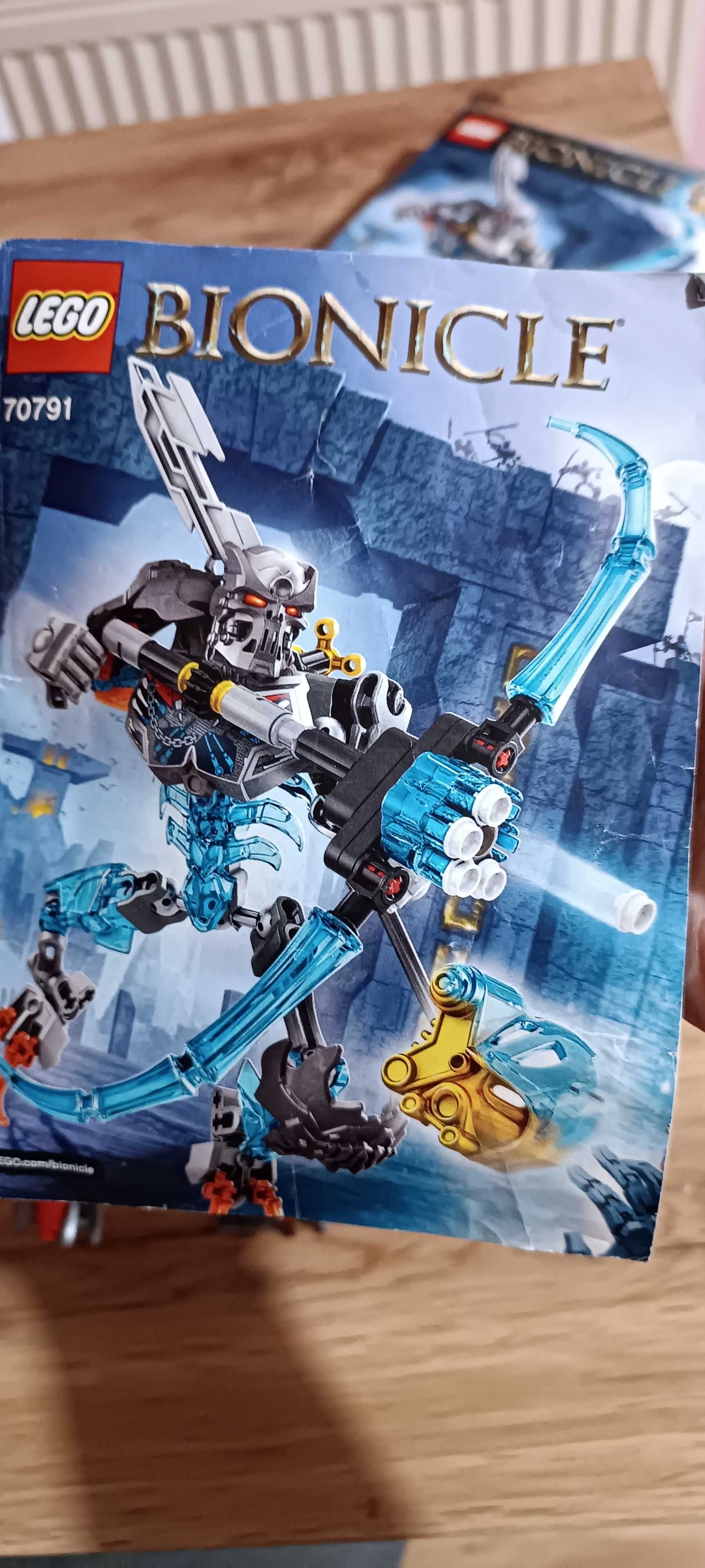 Robot Bionicle skull