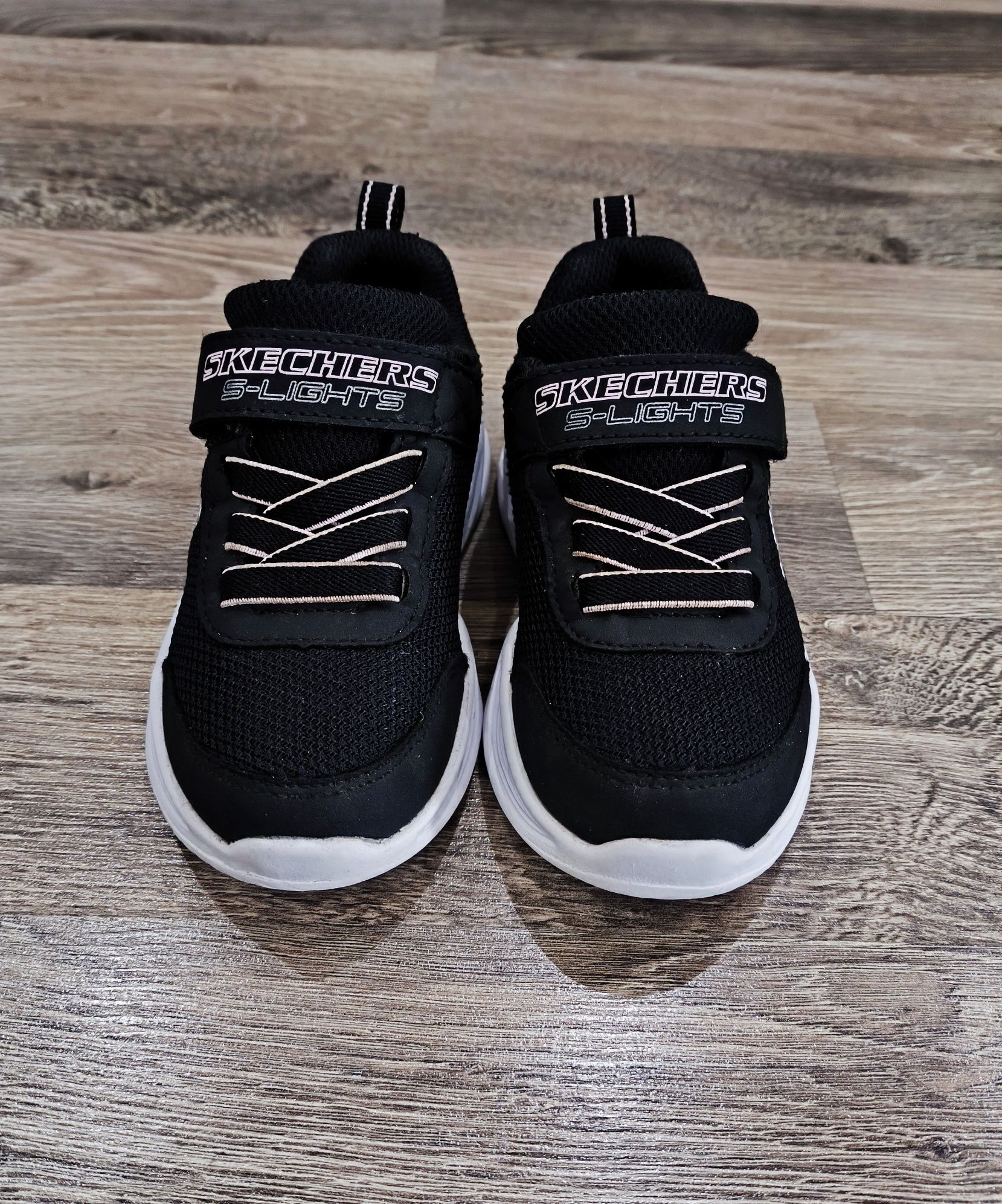 КроссовкиSKECHERS SOLA GLOW,сникерсы,кросівки