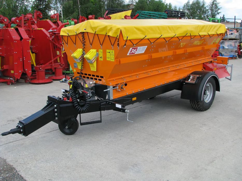 Pronar Posypywarka T-130, T-131 T132, Piaskarka, Solarka, Rozsiewacz wapna i nawozów RCW, Piaskarka komunalna, solarka rozsiewacz piasku soli KŁOS, Rozsiewacz komunalny N 065 POM Augustów, Pług odśnieżny prosty, łamany, strzałka Ursus, Inter-Tech, Pronar