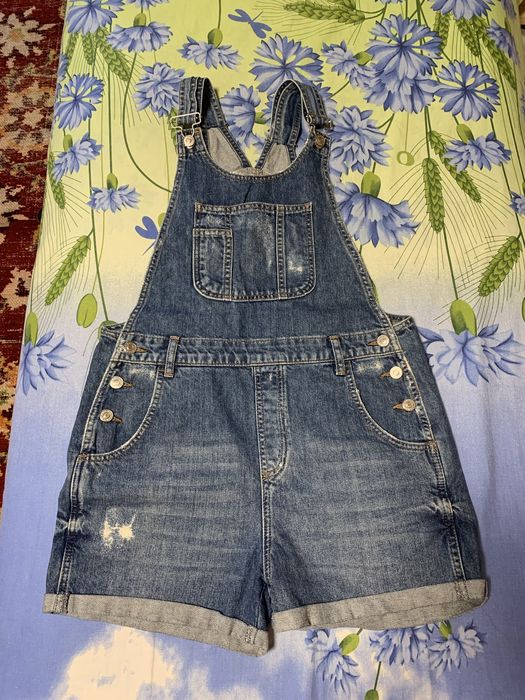 Продам джинсовий комбінезон