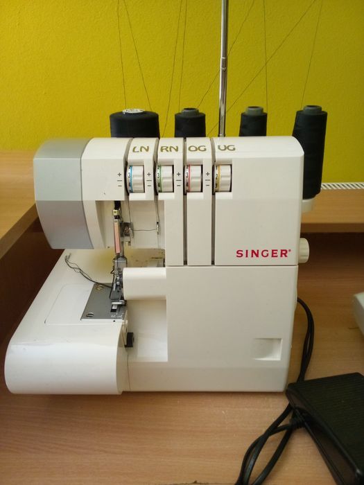 Owerlok Singer model