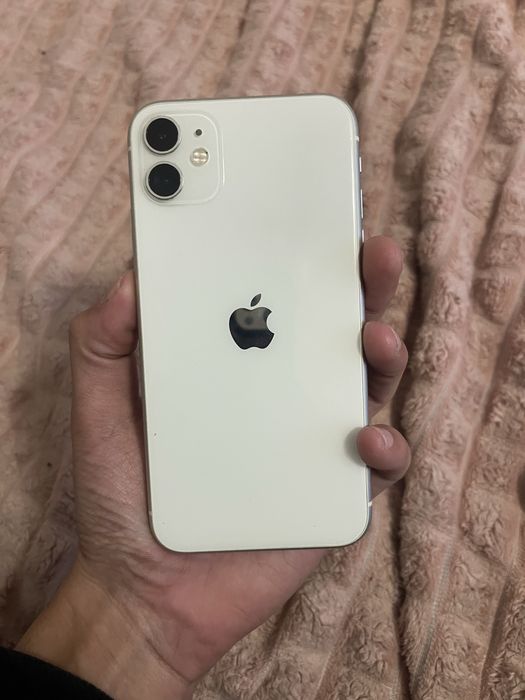 Продам айфон 11 на 128 гб