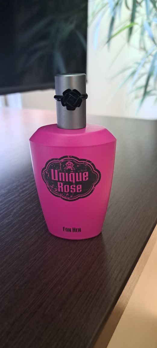 EDT Unique Rose AVON 50 ml