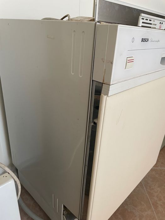Máquina de Lavar Loiça BOSCH silence comfort - de escastrar