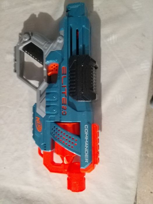 Nerf e lançador -