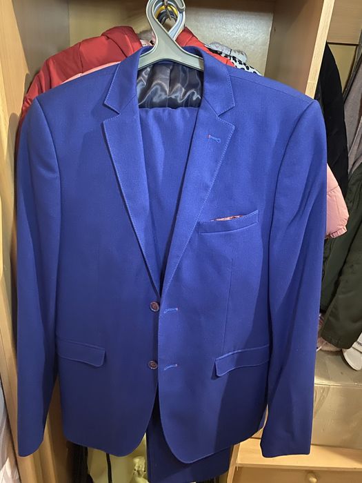 Чоловічий костюм Federico Cavallini. 48 розмір