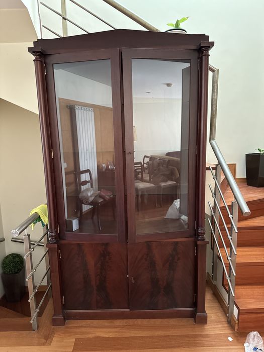 Sala de jantar completa em mogno