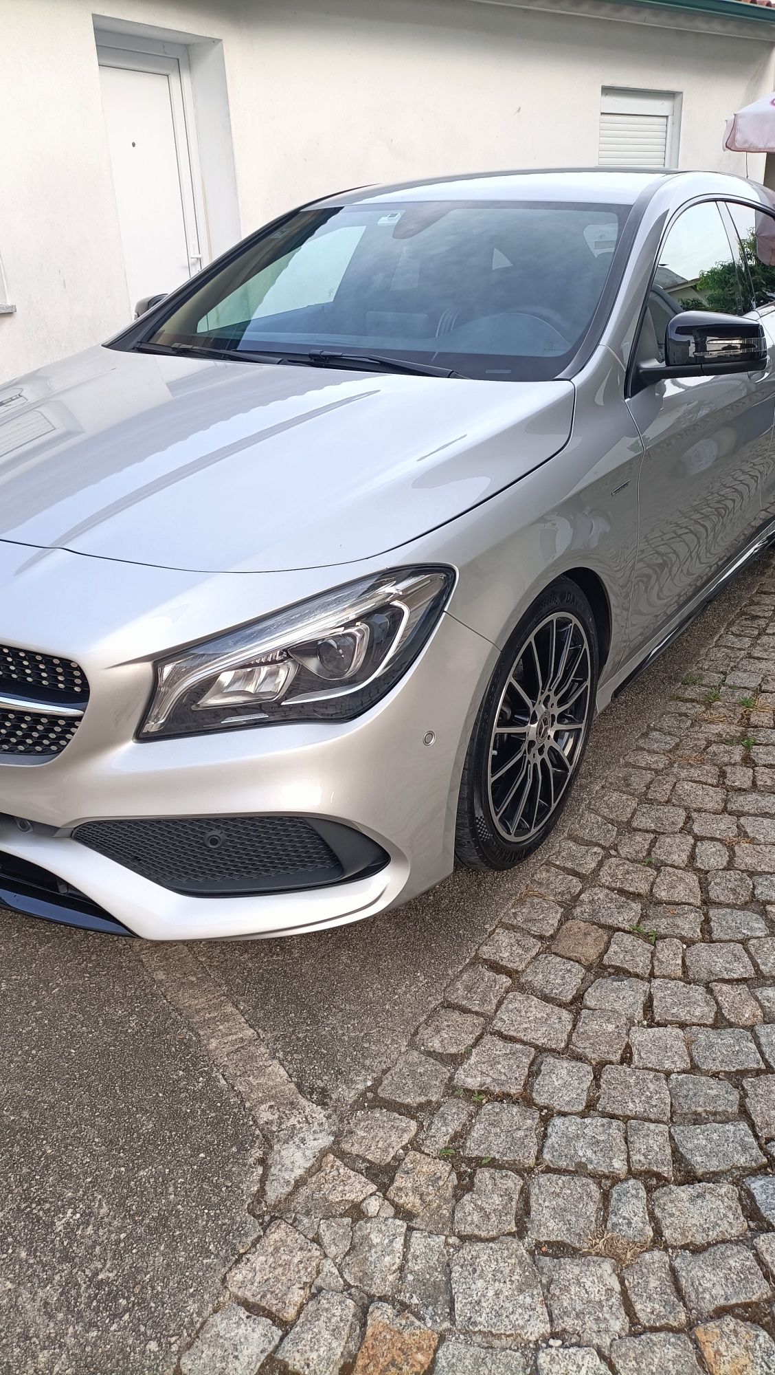 Mercedes CLA 180d Shooting Brak AMG