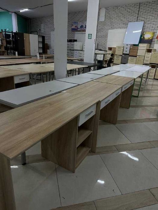 стол стулья техника офис кресла тумбы шкафы