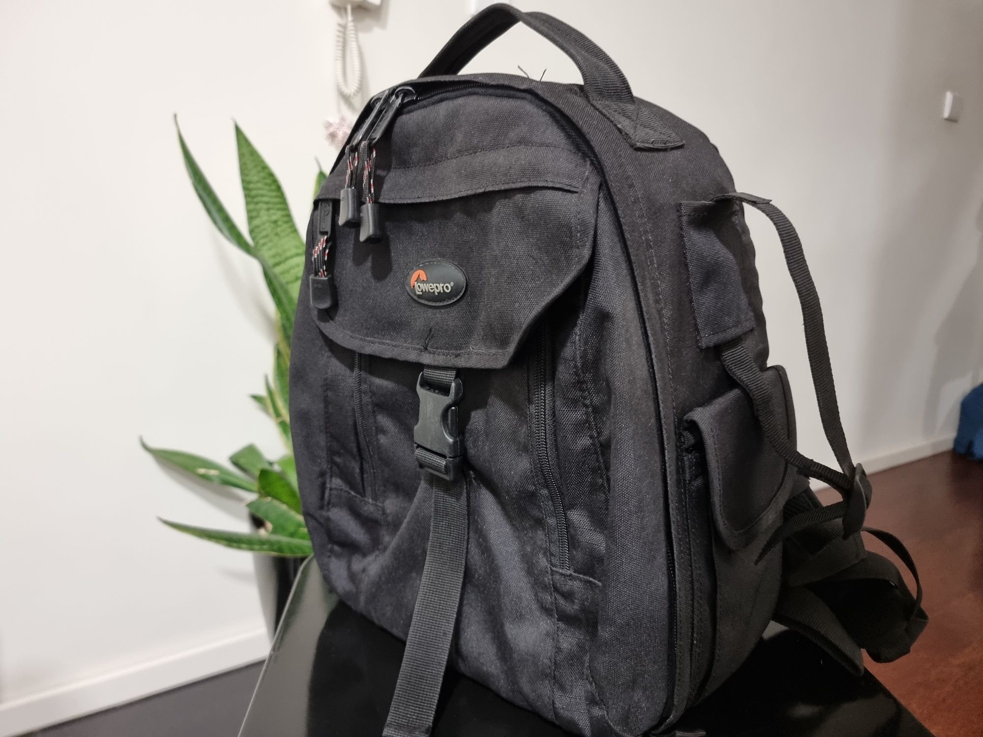 Lowepro Micro Trekker 200