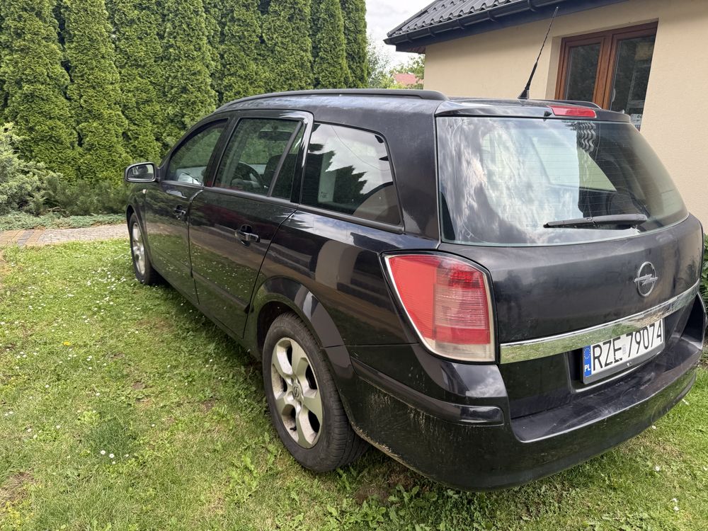 Opel Astra H 1.9 CDTI