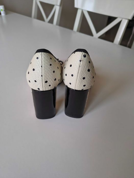 Buty damskie firmy Clarks 37