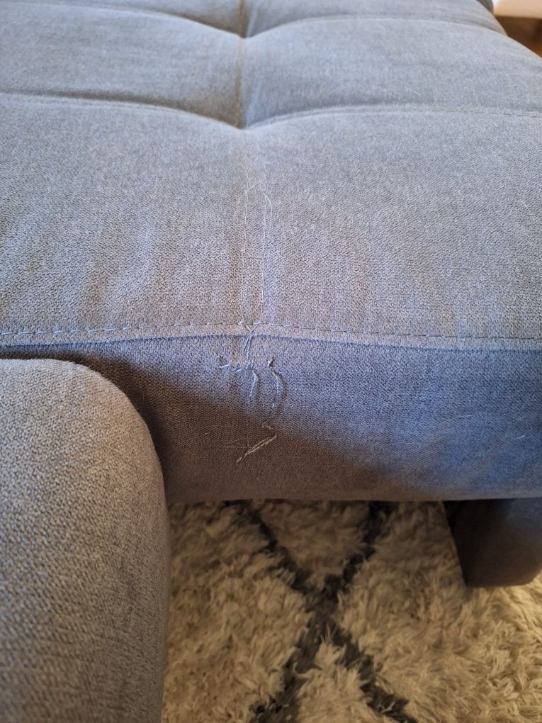Sofá cinzento de 3 lugares com chaise