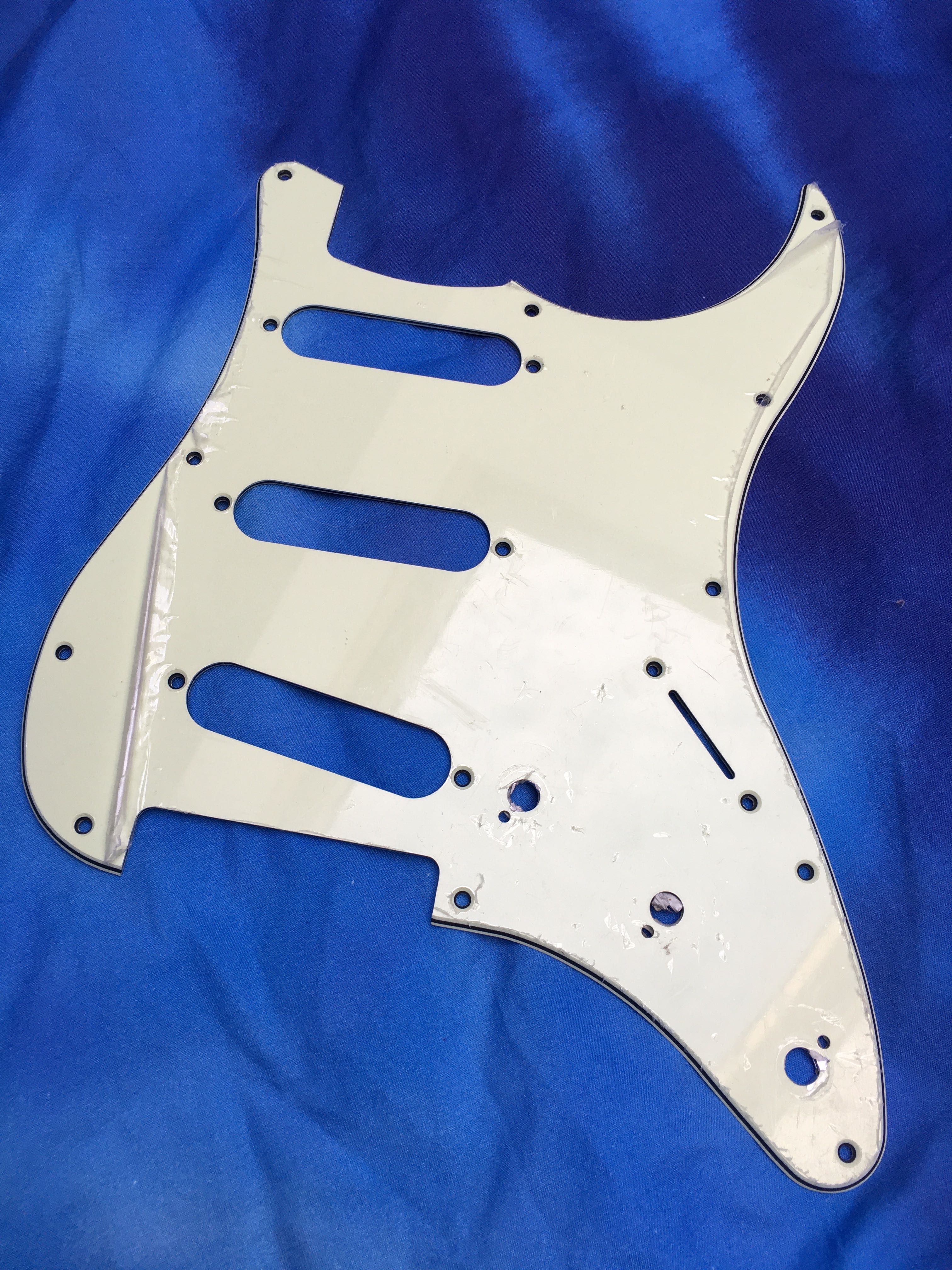 Pickguard 3 warstwowy SSS do Stratocaster maskownica