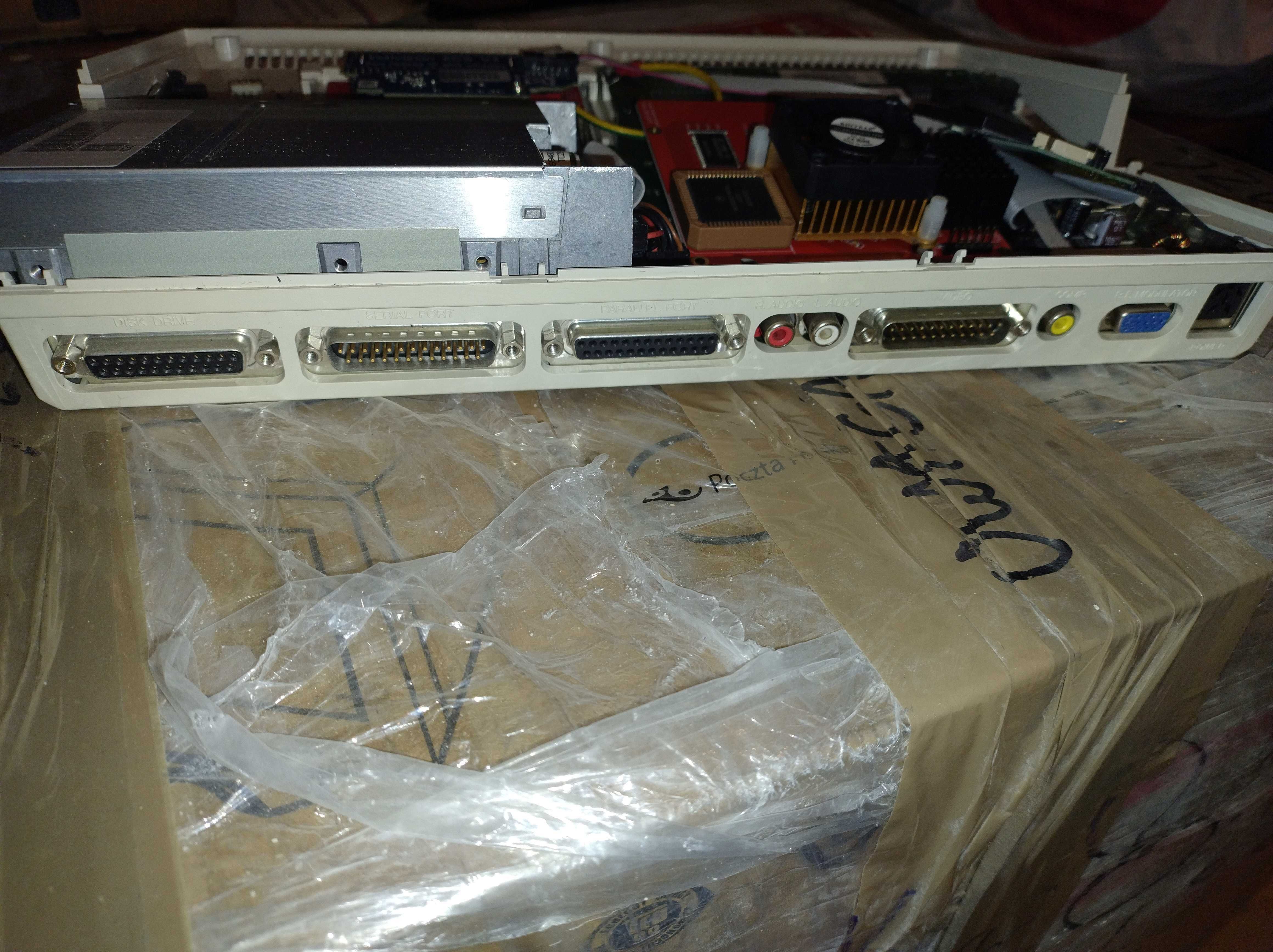 Amiga 600 rev 1.5 Turbo Furia + CF + Indivision CRT MK3