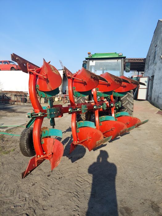 Pług obrotowy Kverneland 4-skibowy