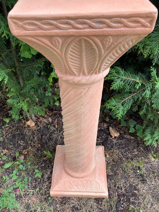 kolumna ogrodowa z ceramiki