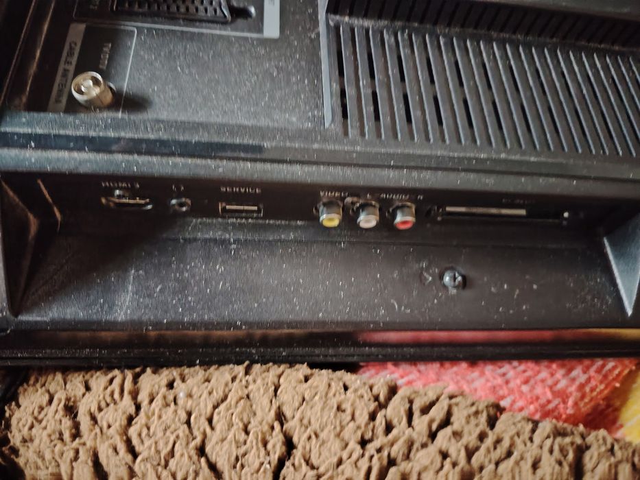 TV HDMI Hannspree 82 centímetros