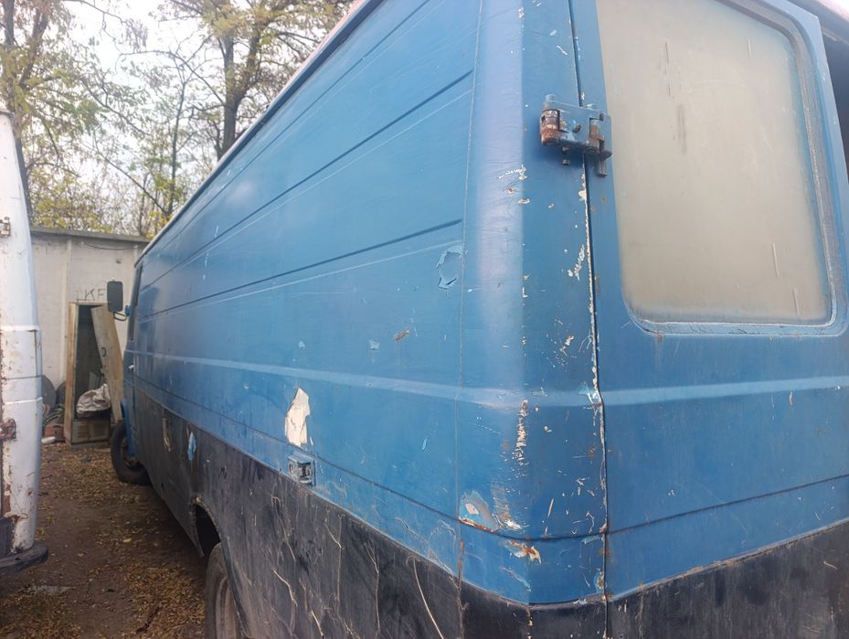 Мерседес 508Д цельнометаллический