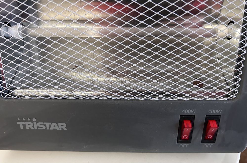 Aquecedor cinzento Tristar 400/800w