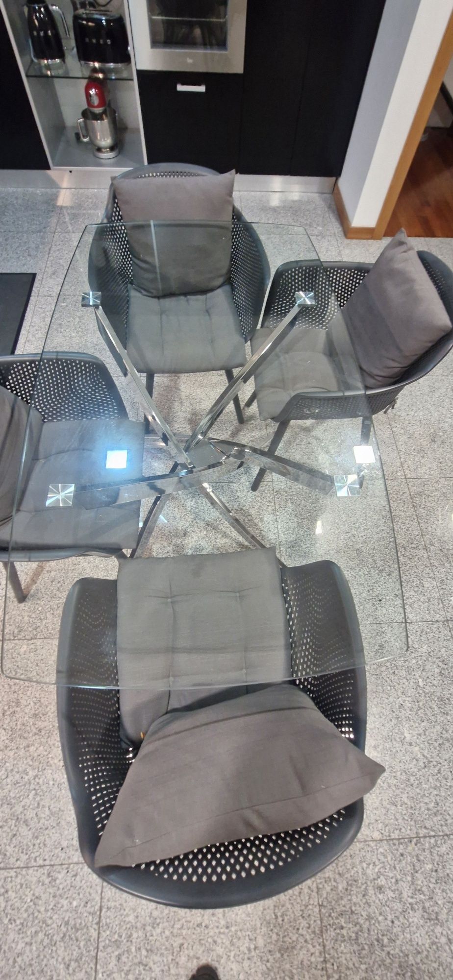 Mesa vidro com 4 cadeiras