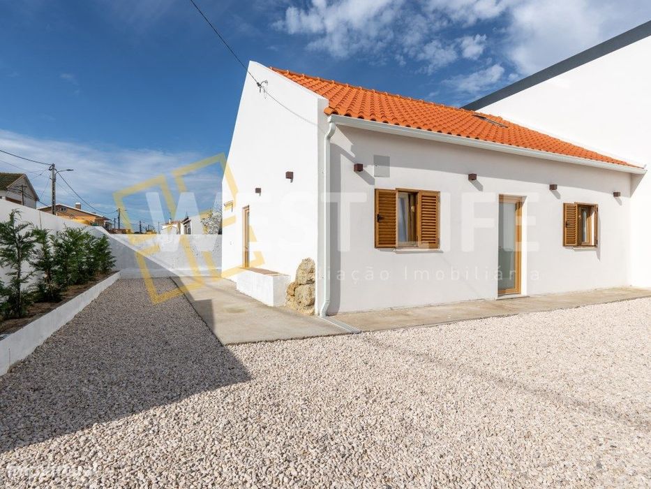 Moradia T1+1 TOTALMENTE REMODELADA - Ótima exposição solar - Espaço...