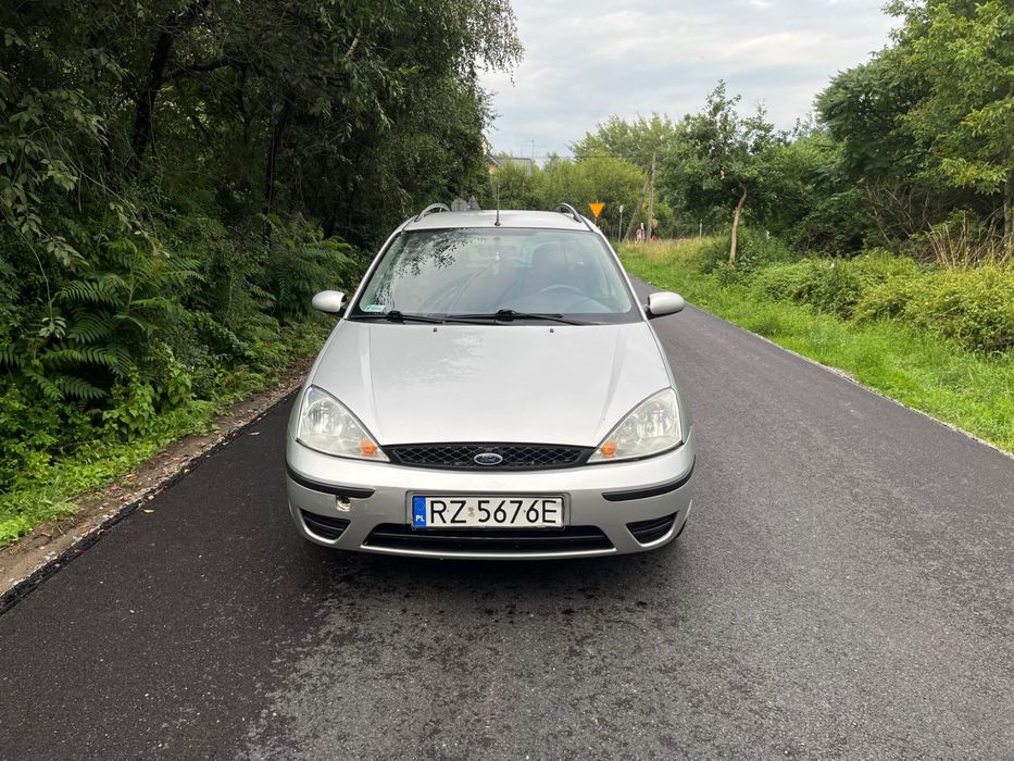 Sprzedam caly samochód Ford focus, na części