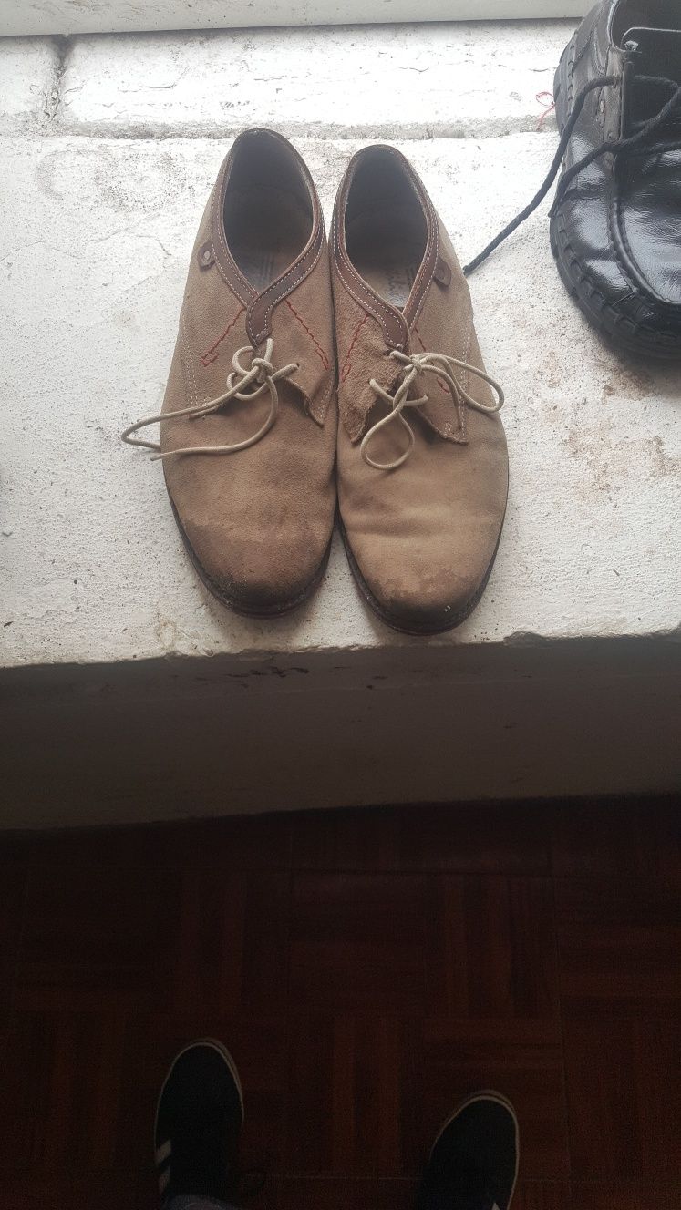 sapatos em bom estado