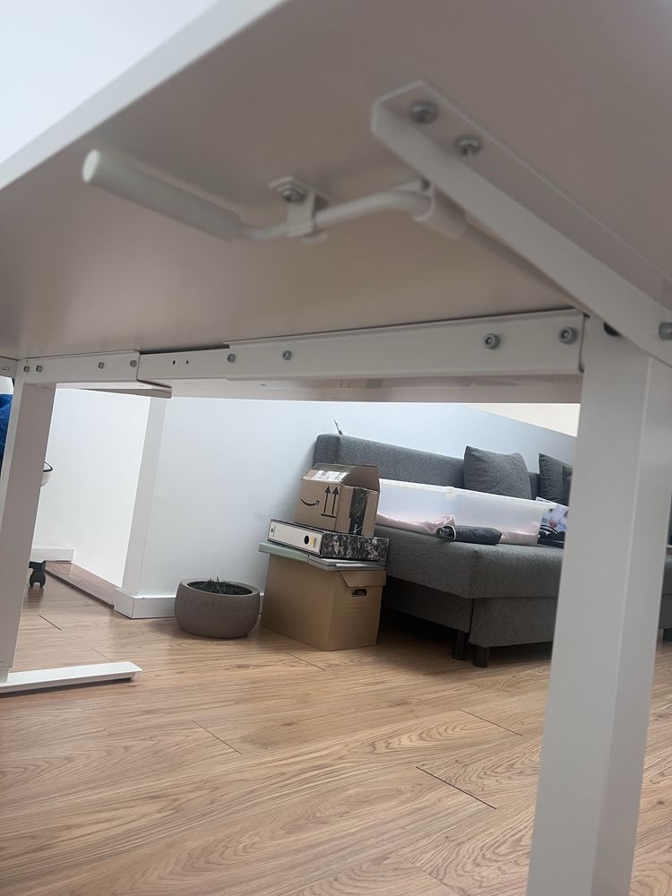 Mesa IKEA - modelo TROTTEN