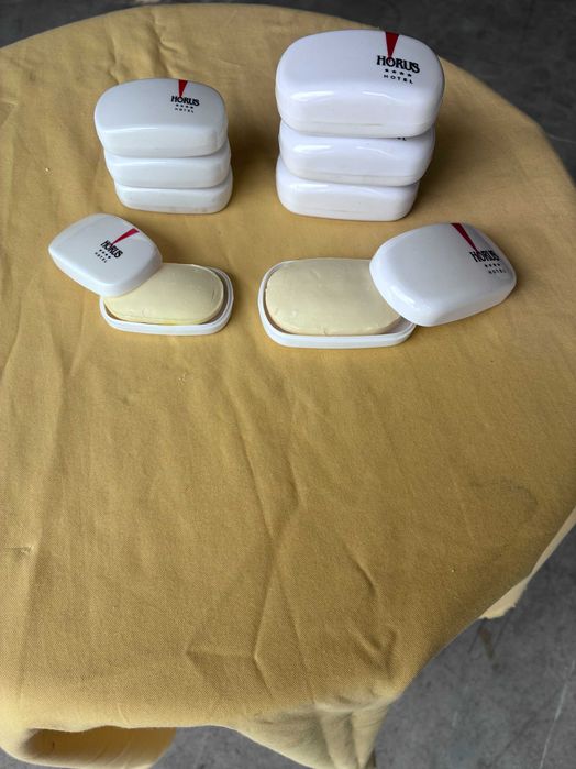 Sabonetes grandes com caixa de 30 cl - Qtd. 2836 und.