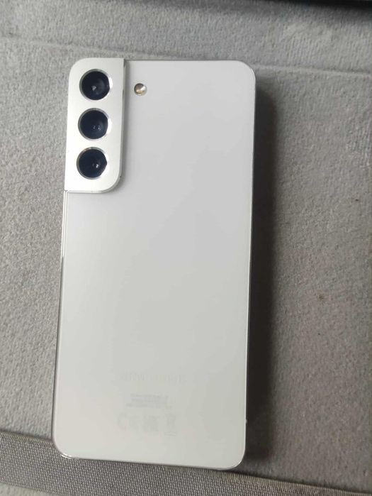 Samsung galaxy S22 8/256