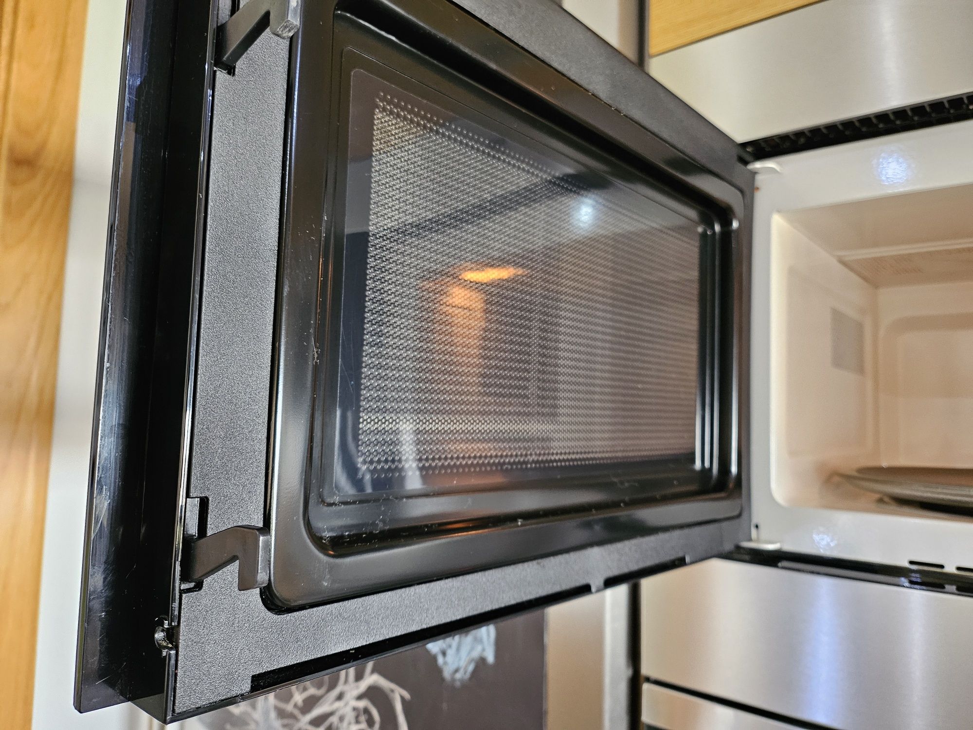 Microondas AEG Micromat MC2660E para peças ou reparação