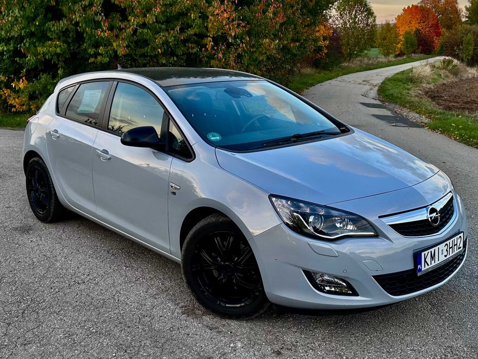 Opel Astra 1.7 CDTI 131KM | 150 Jahre | FULL OPCJA | 2 komplety kół