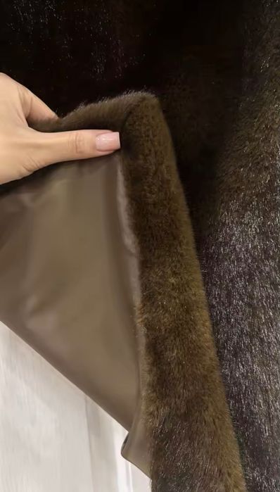 Жилетка-манишка з еко хутра