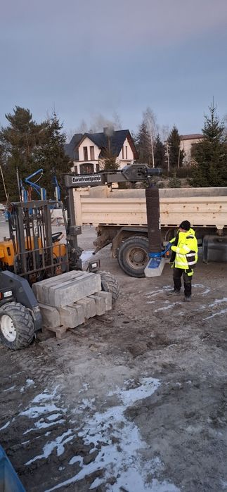Układarka do kraweznikow samojezdna Transmanut, Probst, Optimas