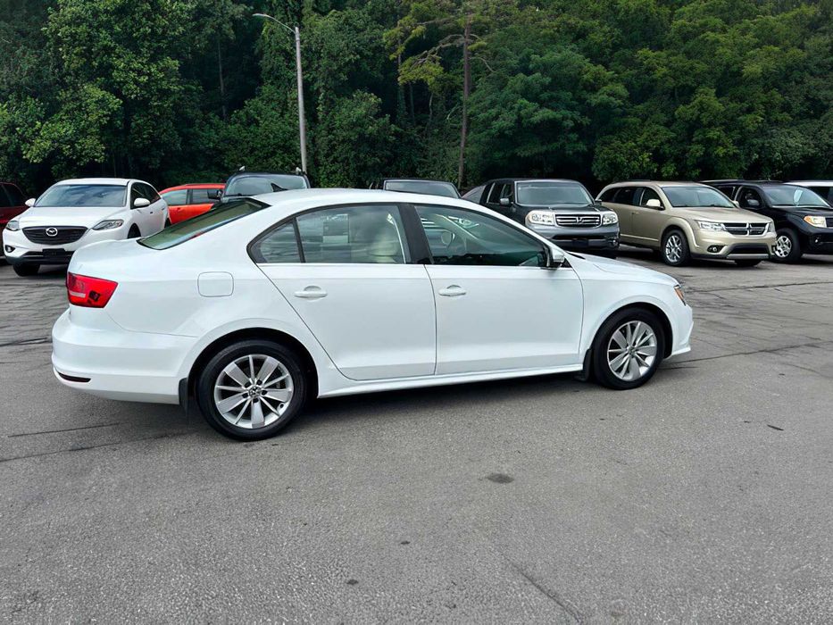 Volkswagen Jetta      2015