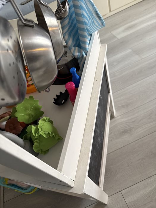 Kuchnia ikea z akcesoriami garnki warzywa owoce pizza ryby duży zestaw