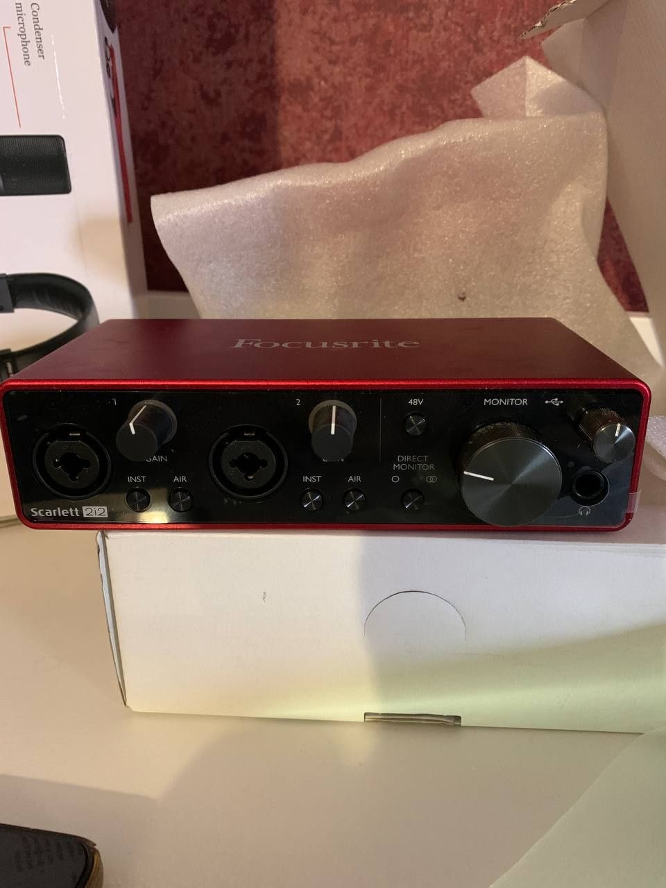 Комплект для звукозапису FOCUSRITE 2i2 Studio.
