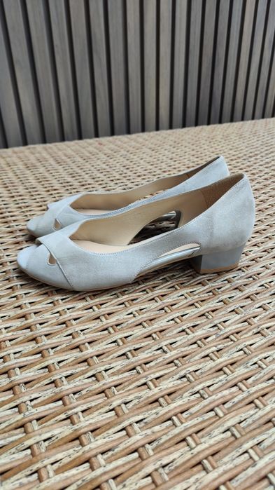 Srebrne czółenka na niskim obcasie Anis do tańca 39