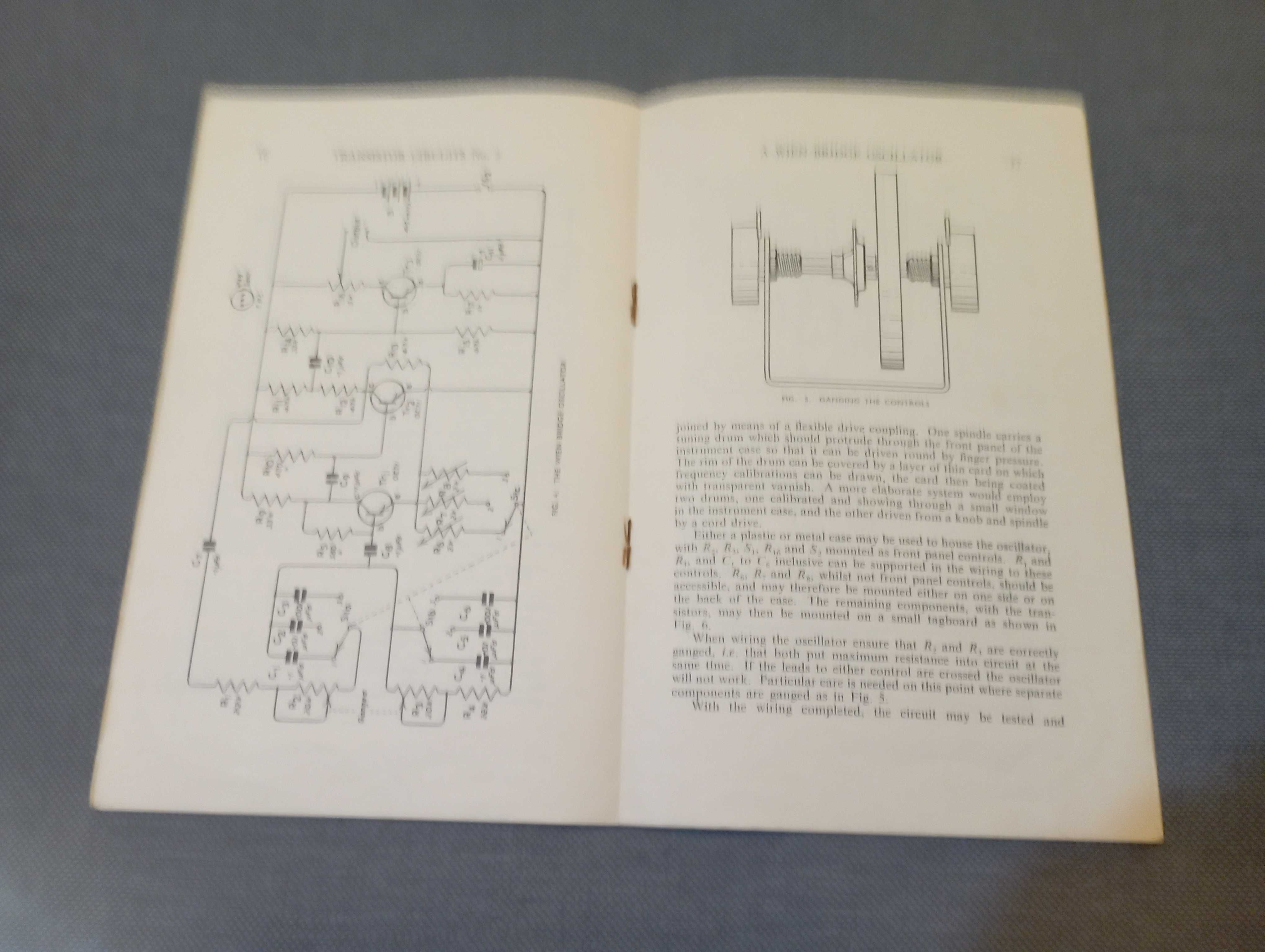 Lote de 3 Livros sobre radios antigos  (2 + 1 Booklet)