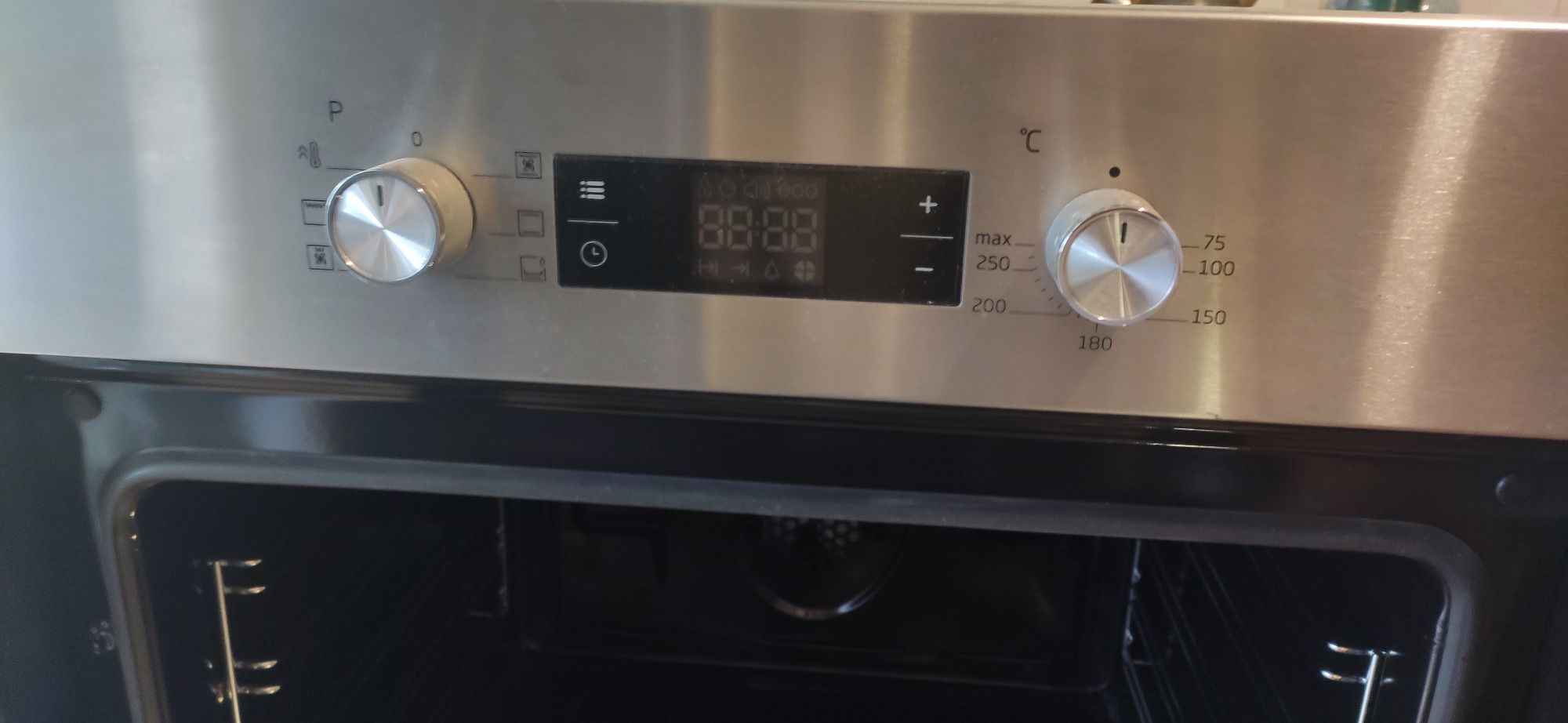 Электрическая духовка Beko BIE22300X