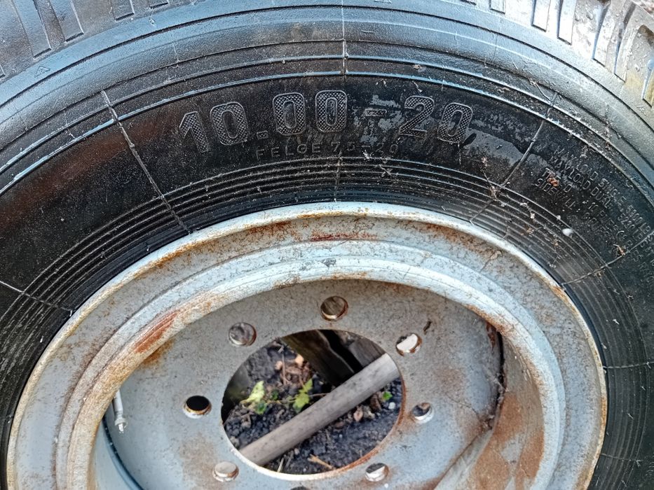 Opona 10.00 r 20