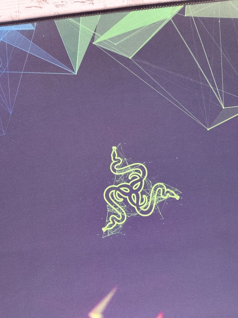 Большой Игровой коврик Razer 70*30см