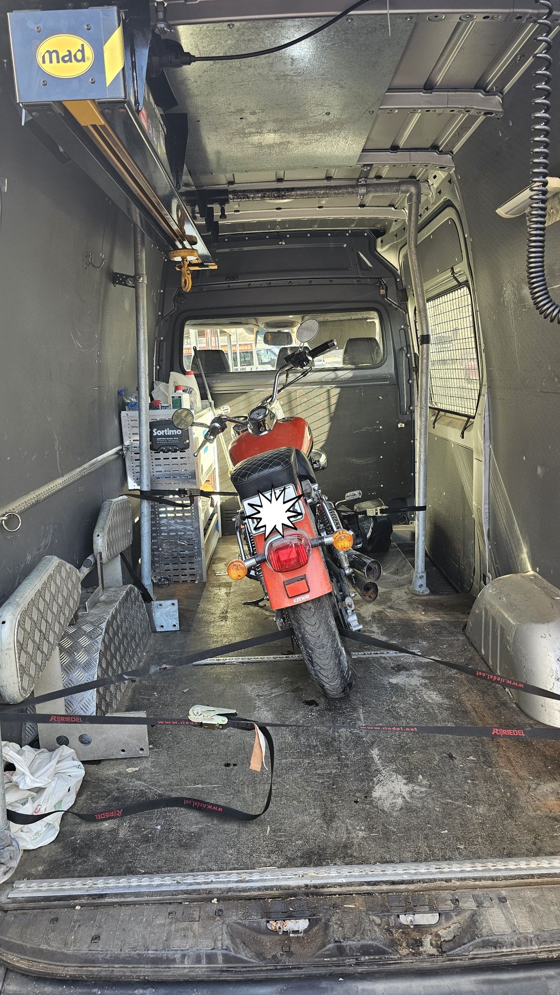 Aluga-se Carrinha com Motorista/Mudanças