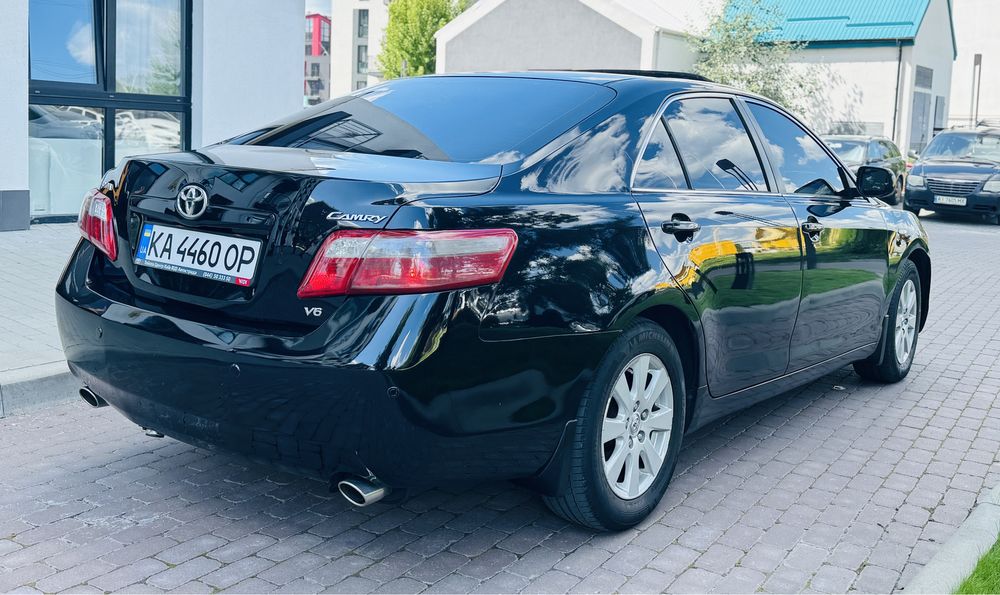 Продам Toyota Camry 2008 рік 3.5 газ/бензин в ідеальному стані!