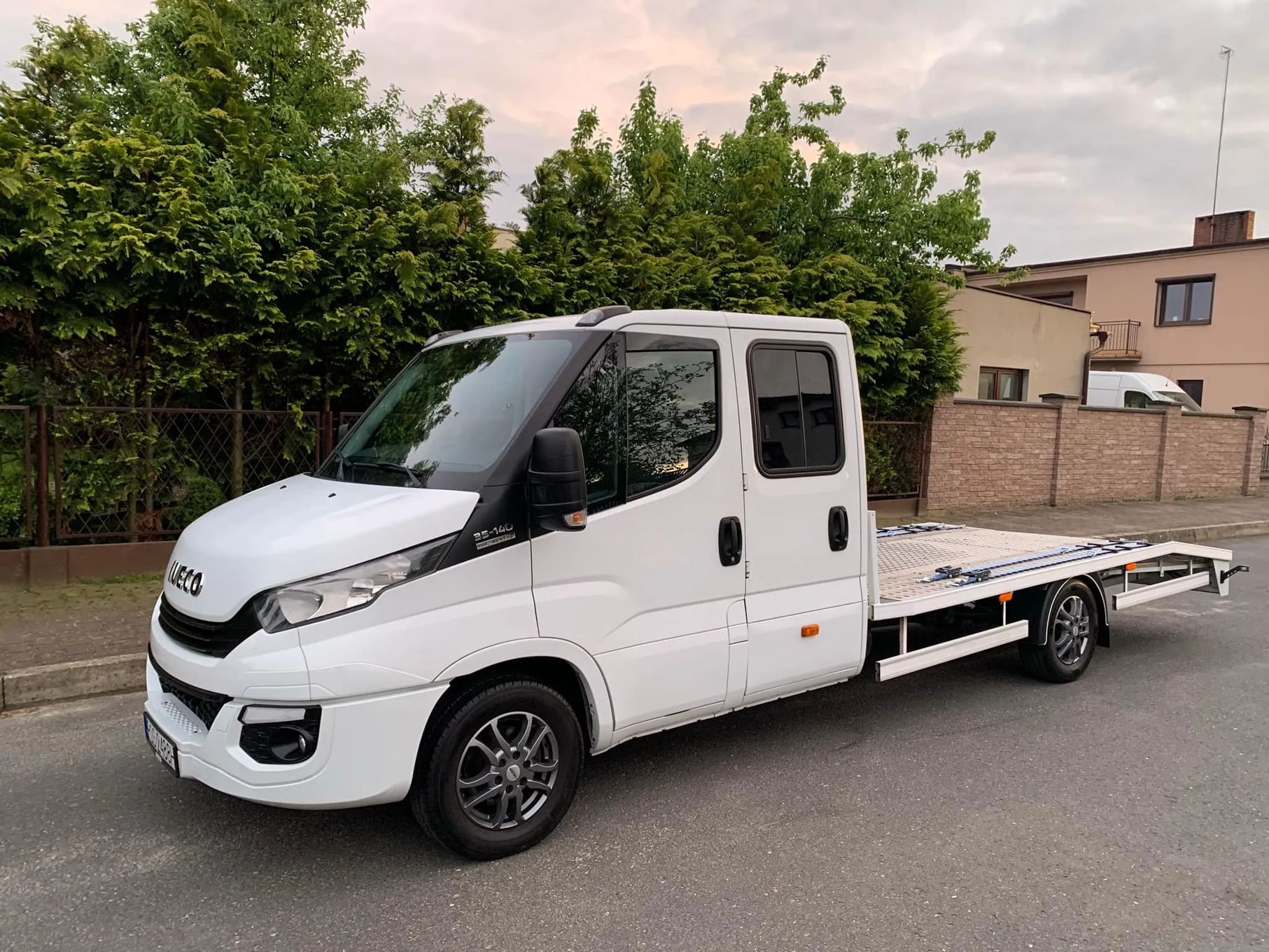 Iveco Daily HI-MATIC _ AUTOLAWETA _ Idealny Stan  _ Dubel Kabina _ 6 Osób, Najazd, Alusy _ Zadbany _ ORYGINAŁ